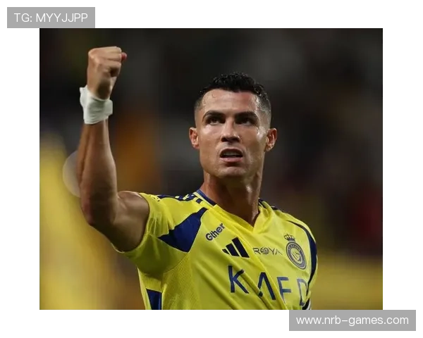 C罗续约豪门俱乐部，职业生涯再续新篇章