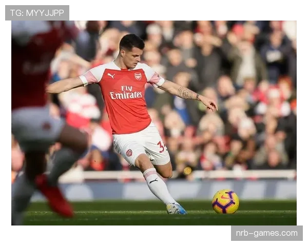 阿什拉夫英超兴趣引发转会传闻，多家豪门关注其未来动向