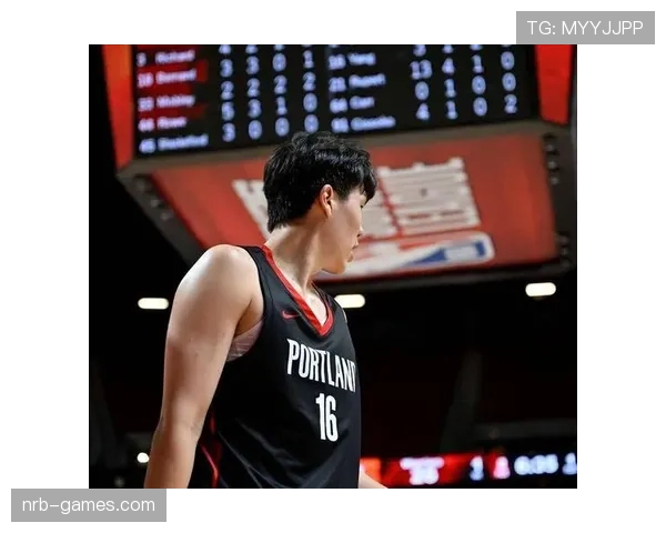 杨瀚森无球跑位制造挡拆错位 比上季得分结构更均衡